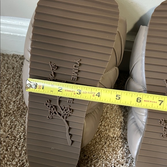 Yume Yume | Women's Taupe Quilted Slip-On Shoes | size 40 - Picture 13 of 16